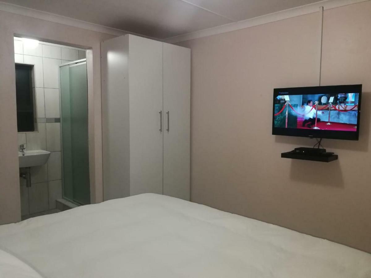 Emangunini Guest House Ричардс-Бей Экстерьер фото