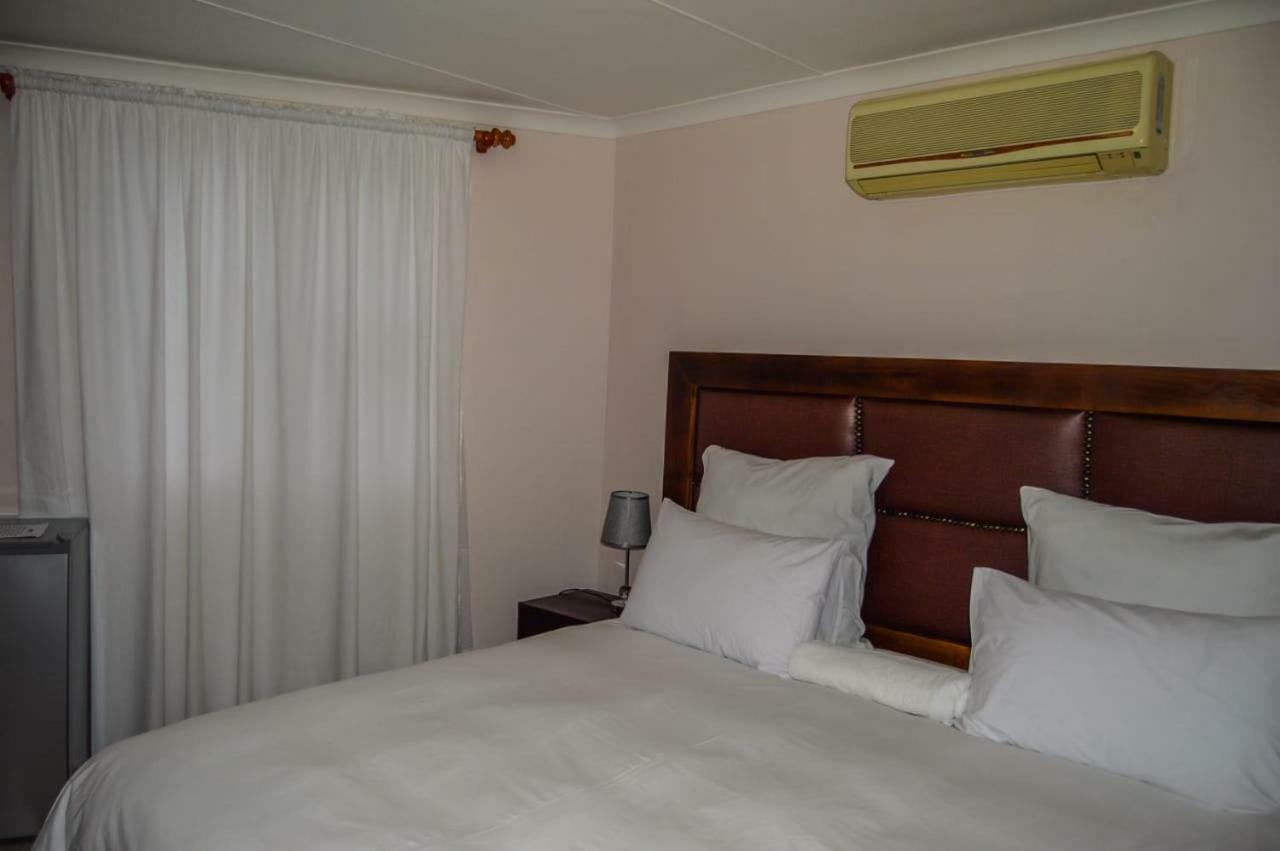 Emangunini Guest House Ричардс-Бей Экстерьер фото