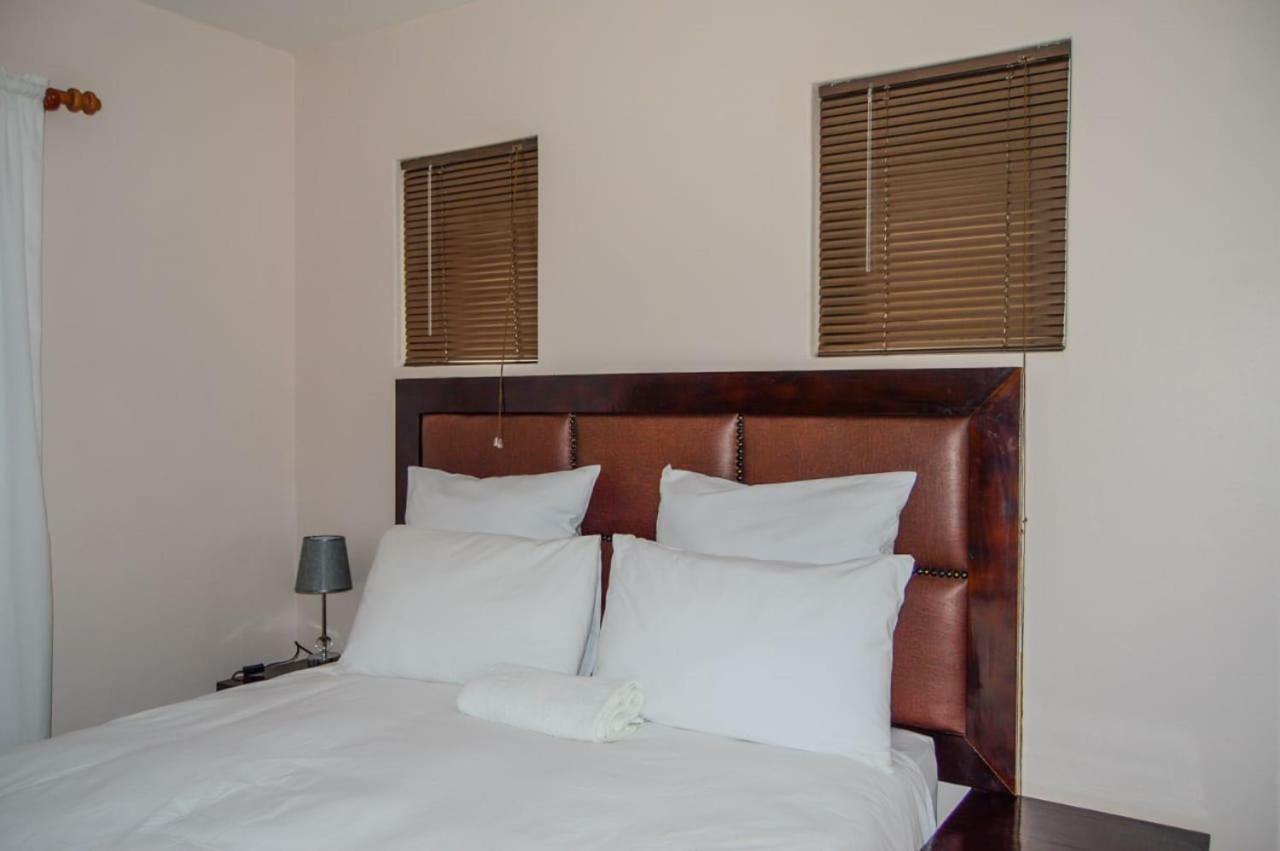 Emangunini Guest House Ричардс-Бей Экстерьер фото